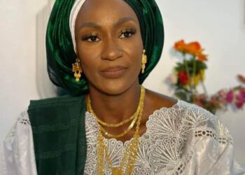 Drame au stade de N’Zérékoré : l’ancienne première vice Maire de Matam exprime sa profonde tristesse aux familles éplorées