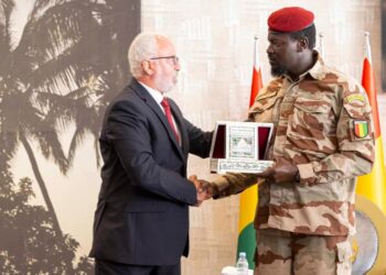 𝗣𝗮𝗹𝗮𝗶𝘀 𝗠𝗼𝗵𝗮𝗺𝗺𝗲𝗱 𝗩 : 𝗟𝗲 𝗰𝗼𝗿𝗽𝘀 𝗱𝗶𝗽𝗹𝗼𝗺𝗮𝘁𝗶𝗾𝘂𝗲 𝗲𝘁 𝗹𝗲𝘀 𝗿𝗲𝗽𝗿𝗲𝘀𝗲𝗻𝘁𝗮𝗻𝘁𝘀 𝗱𝗲𝘀 𝗼𝗿𝗴𝗮𝗻𝗶𝘀𝗮𝘁𝗶𝗼𝗻𝘀 𝗶𝗻𝘁𝗲𝗿𝗻𝗮𝘁𝗶𝗼𝗻𝗮𝗹𝗲𝘀 𝗽𝗿𝗲𝘀𝗲𝗻𝘁𝗲𝗻𝘁 𝗹𝗲𝘂𝗿𝘀 𝘃œ𝘂𝘅 𝗮𝘂 𝗖𝗵𝗲𝗳 𝗱𝗲 𝗹’𝗘𝘁𝗮𝘁