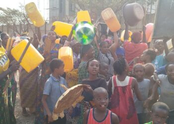 Pénurie d’eau à la Cité de l’air : les femmes se font entendre !