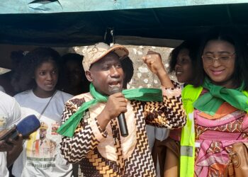 Makanéra Kaké aux jeunes de Sonfonia : “Depuis plus de 20 ans, on cherche l’homme providentiel et l’homme providentiel est déjà là”