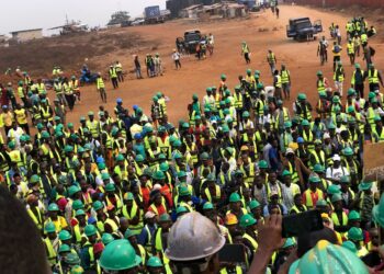 Koloma : Plus de 2 000 ouvriers de la Cité administrative réclament l’amélioration de leurs conditions de travail