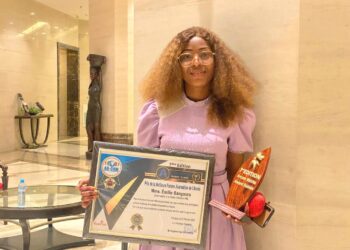 Prix d’excellence: Émilie Bangoura récompensée pour son engagement journalistique