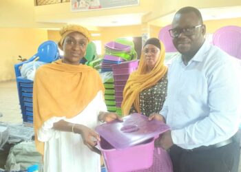 Mois de la femme : Hadja Djènè Condé vole au secours de quatre mosquées et d’un centre de santé à Matam