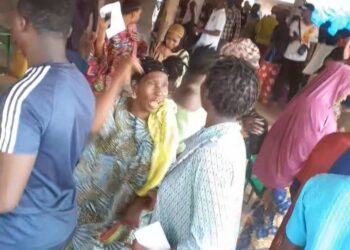 Recensement biométrique à Sanoyah textile: les citoyens se révoltent contre la corruption et l’injustice du chef de quartier et son équipe