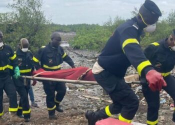 Yimbaya : la femme emportée par les eaux de ruissellement repêchée au bord de la mer