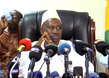 Makanéra défie les partis politiques : “sortez-moi un seul parti politique en Guinée qui soit plus constant que moi”