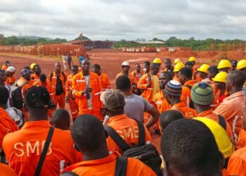 Boké – Mines : La non application de la convention collective irrite la colère des employés de la SMB