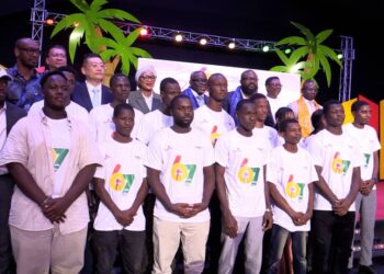 Simandou Académie : 14 ingénieurs guinéens en route pour une formation de cinq ans en Chine 