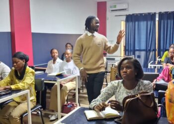 Art oratoire et leadership : Academie Slam lance la 3ᵉ cohorte du Programme Jeunesse Éloquence