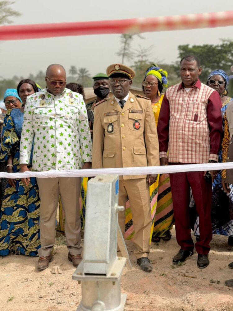 Développement local : Me Keoulen Doré offre 20 forages aux populations de Lola au nom du président de la République 