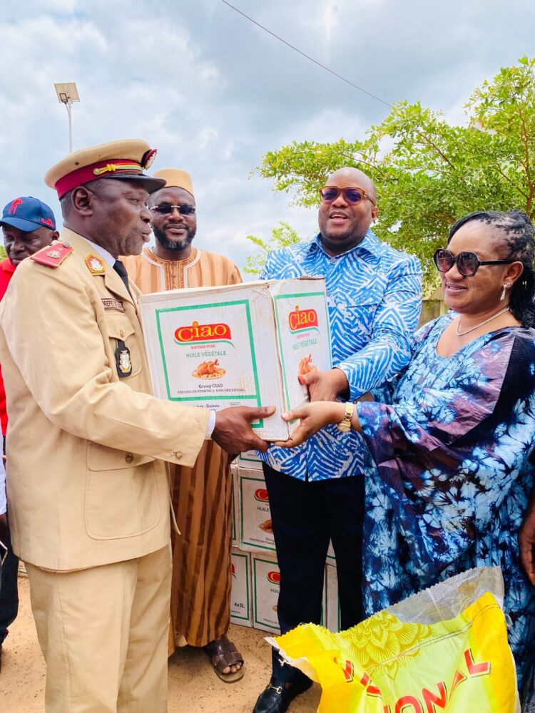 Lola : Maître Kéoulen Doré offre 400 sacs de riz, 30 sacs de sucres et 300 bidons d’huile d’arachide aux fidèles musulmans et chrétiens