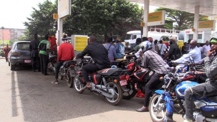 Pénurie de carburant: une rumeur qui plonge les citoyens dans la panique, la SONAP assure