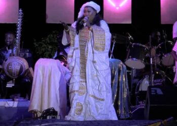 Concert “Sumu” : Sona Tata Condé insuffle un nouveau souffle à la musique mandingue