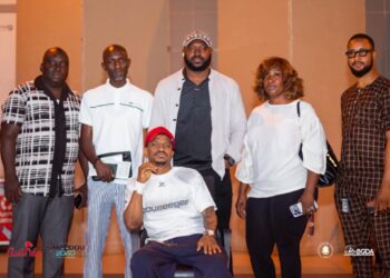 Prise en charge sanitaire des artistes : l’État guinéen soutient Marcus et King Salomon.