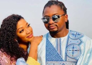 Concert à Conakry- Sidiki Diabaté revient sur la polémique avec Azaya et DjelyKaba Bintou : « Azaya, c’est mon frère. S’il a besoin de moi, je suis disponible. Et Bintou, c’est ma sœur. Si elle a besoin de moi, je serai disponible. »
