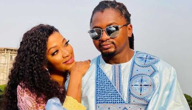 Concert à Conakry- Sidiki Diabaté revient sur la polémique avec Azaya et DjelyKaba Bintou : « Azaya, c’est mon frère. S’il a besoin de moi, je suis disponible. Et Bintou, c’est ma sœur. Si elle a besoin de moi, je serai disponible. »