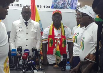JOURNÉE MONDIALE DES ENSEIGNANTS 2026 : Michel Pépé Balamou et Salamata Bah exigent justice pour la craie