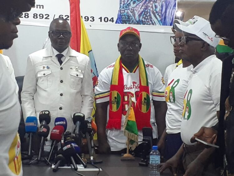 JOURNÉE MONDIALE DES ENSEIGNANTS 2026 : Michel Pépé Balamou et Salamata Bah exigent justice pour la craie