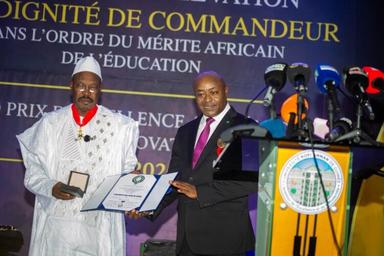 L’Université Kofi Annan et Dr Ousmane Kaba récompensés pour l’excellence académique